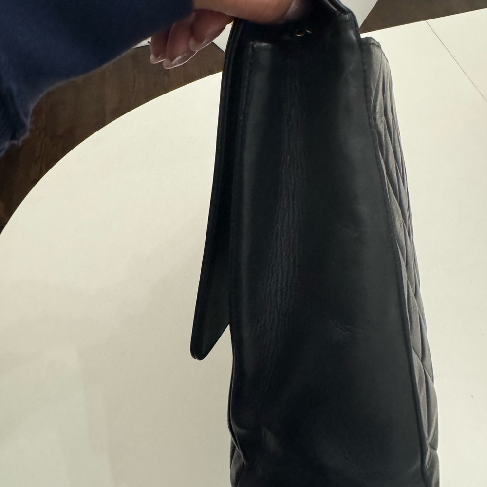 Chanel Maxi Classic Flap Bag 24K - Picture 6 of 17